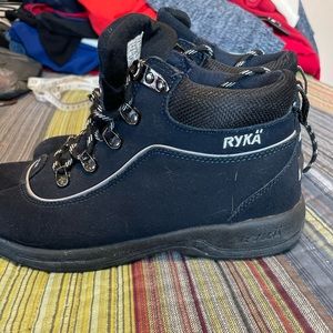Ryka terrain boots. 8.5W. Hiking boots. Dark Navy